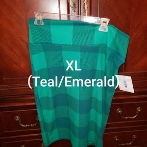 NWT Lularoe Cassie Skirt